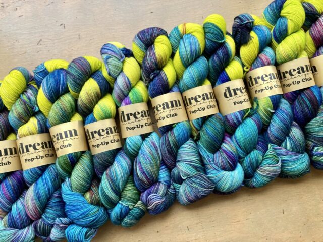 Color pooling yarn